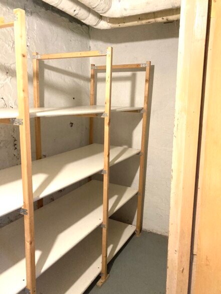 Building Photo - 313 S 21st Ave E