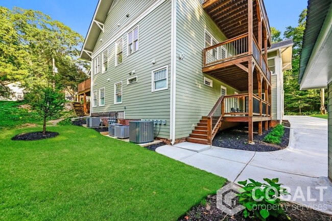 Building Photo - 616 Linwood Ave NE
