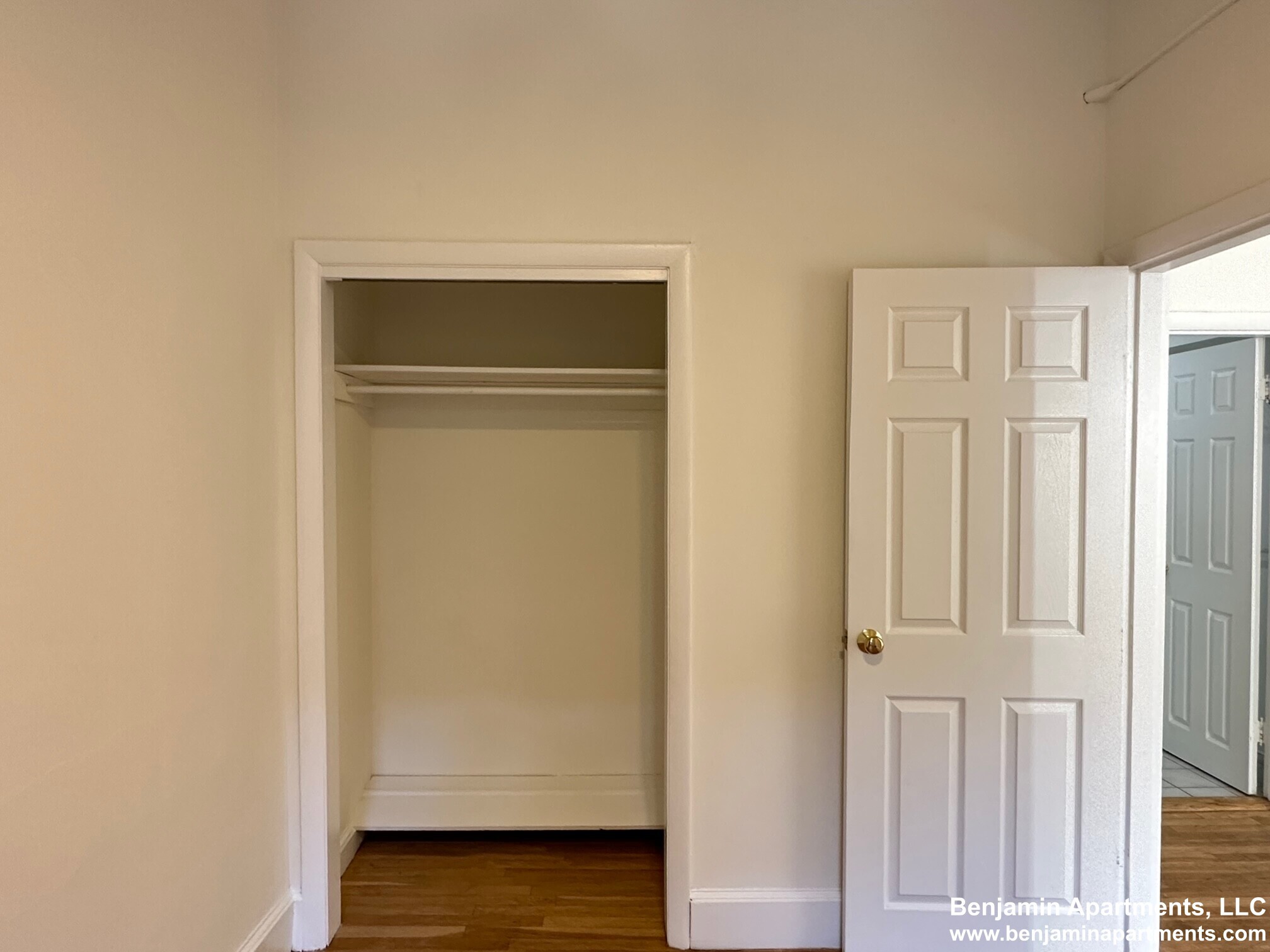 Building Photo - 517 Beacon St