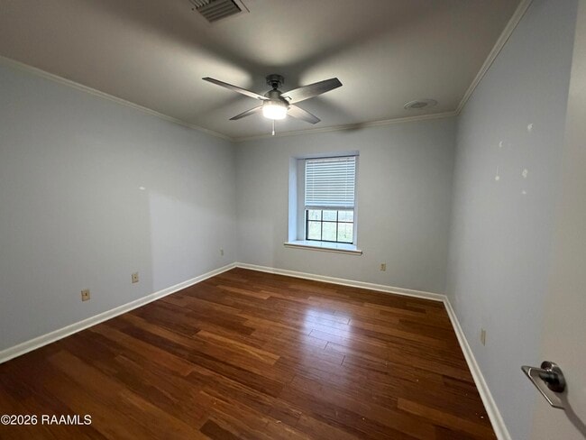 Building Photo - 1103 E Bayou Pkwy