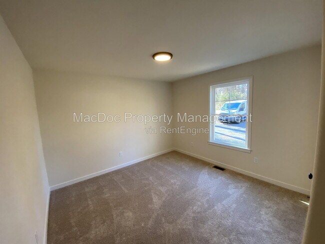 Building Photo - 170 Forest Grove Rd