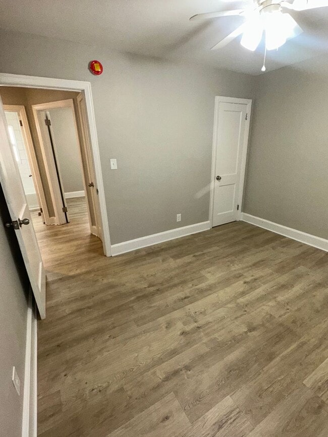 Building Photo - Discover comfort and convenience in a prime Columbia location!