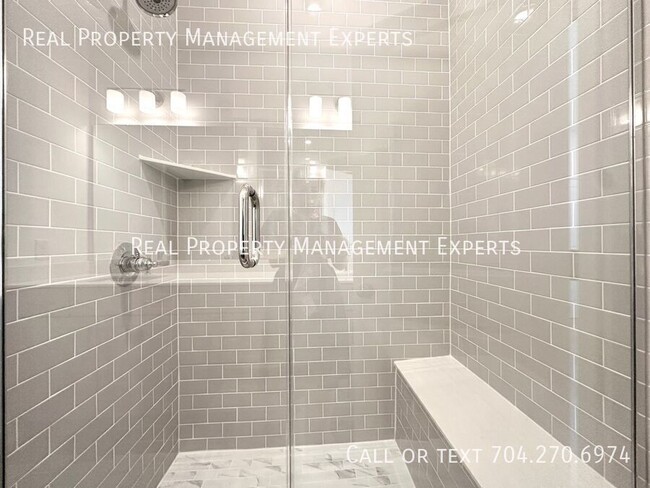 Building Photo - 5008 Layman Dr