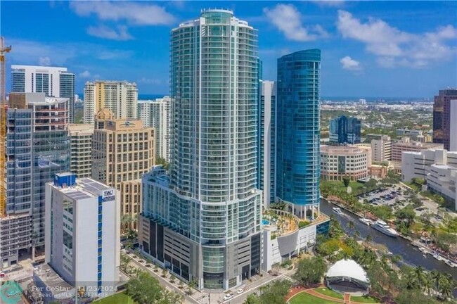 Building Photo - 100 E Las Olas Blvd