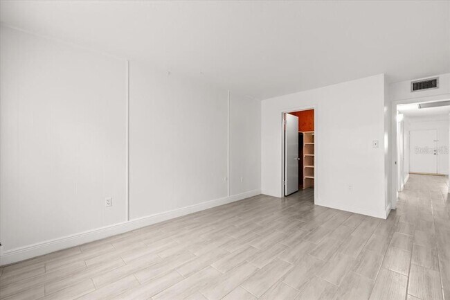 Building Photo - 1235 S Highland Ave