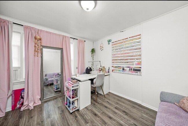 Building Photo - 1322 S 51st Ave