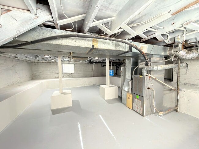 Building Photo - Beautiful Remodeled Home