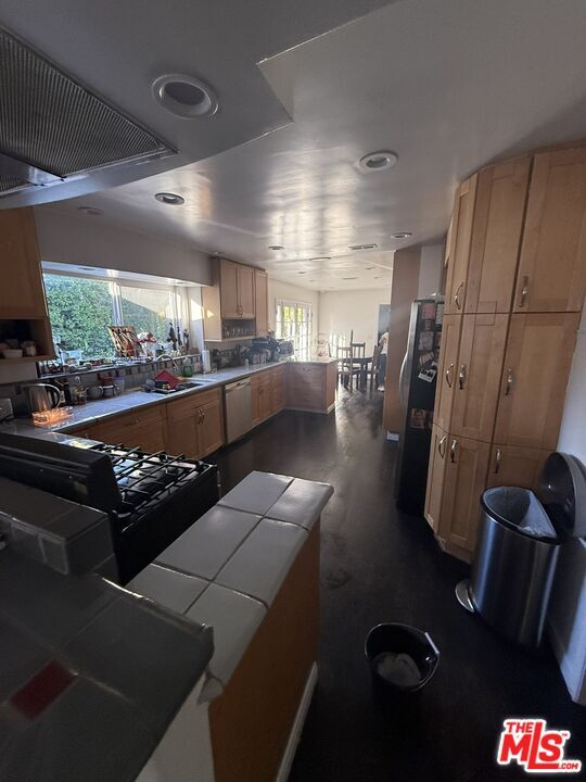 Building Photo - 14151 Chandler Blvd