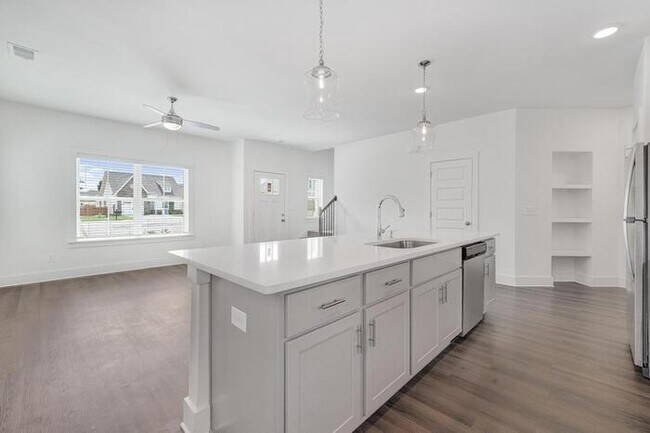 Building Photo - 128 Huntley Dr