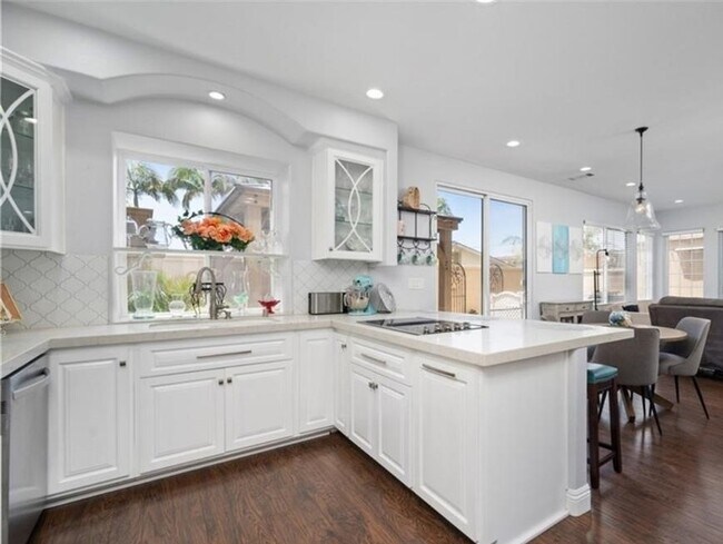 Building Photo - 7805 Garfield Ave