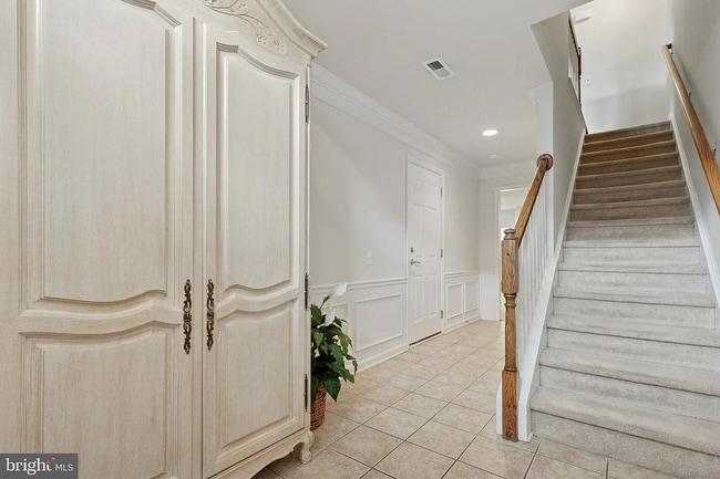 Building Photo - 204 Hudson Dr