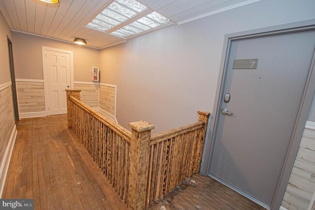 Building Photo - 308 N Division St