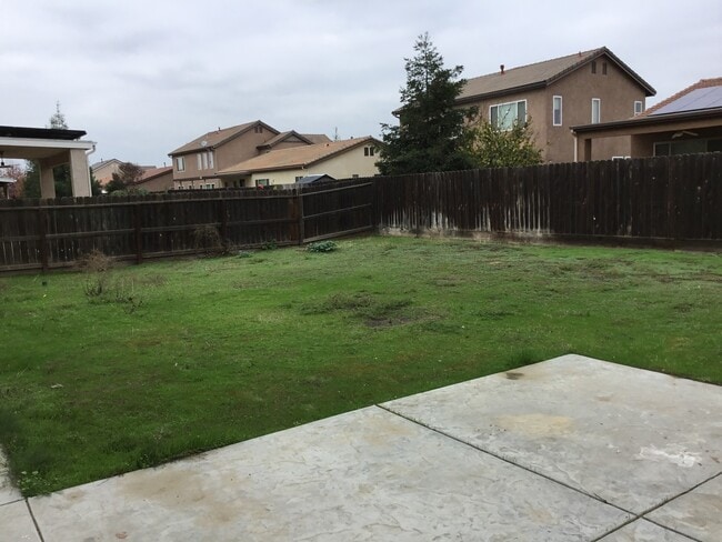 Building Photo - 7426 E Redlands Ave.