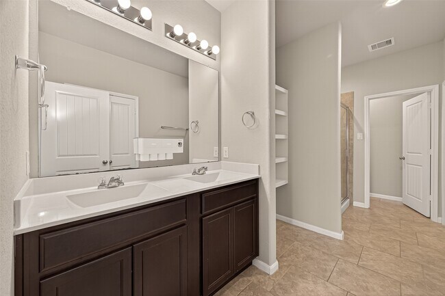 Building Photo - 2510 Meerstad Ln