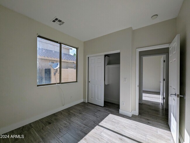 Building Photo - 15432 W Tasha Cir