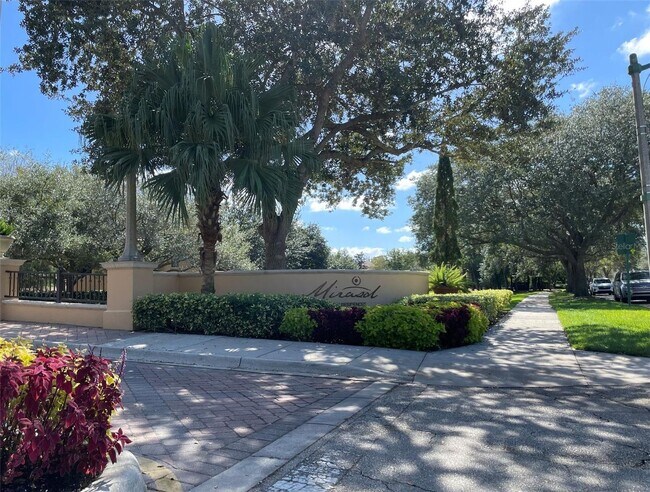 Building Photo - 2 Bedroom Townhome with 1 Car attached Gar...