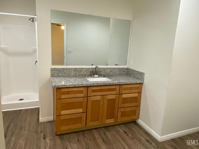 Building Photo - 3805 Phaffle Dr