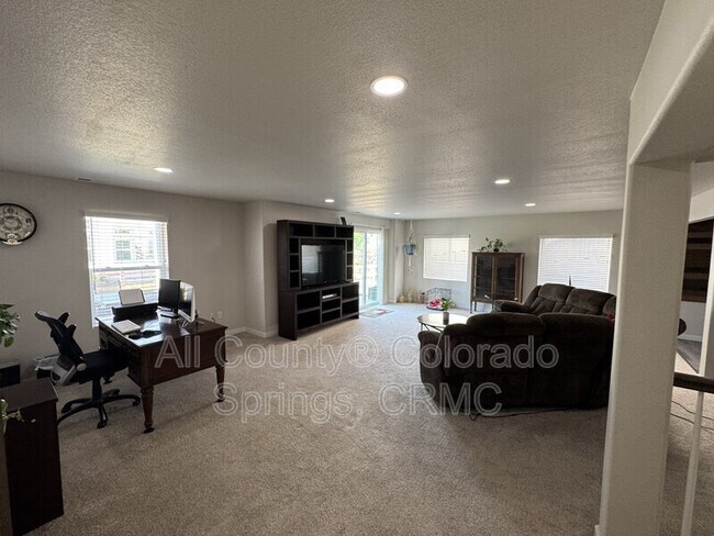 Building Photo - 5755 Marlee Dr