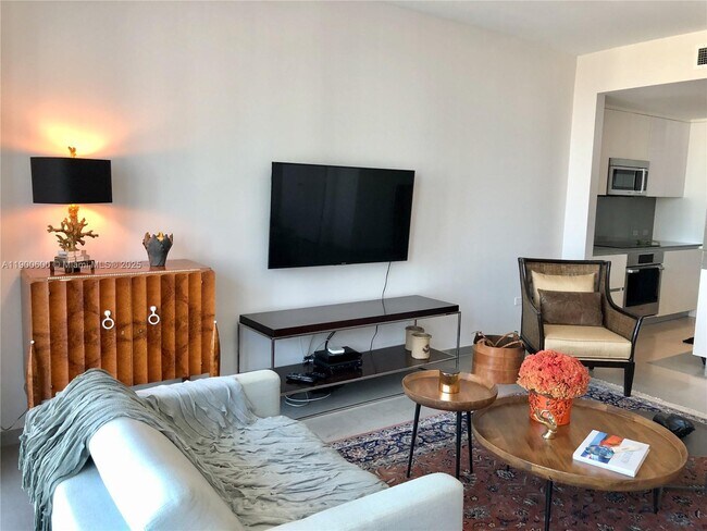 Building Photo - 68 SE 6th St