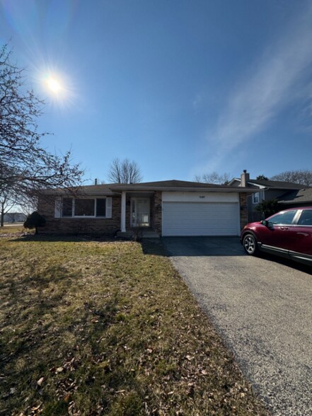 Building Photo - 1689 Apple Valley Rd