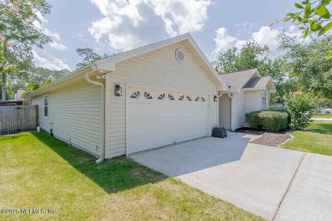 Building Photo - 11677 Lazy Willow Ln