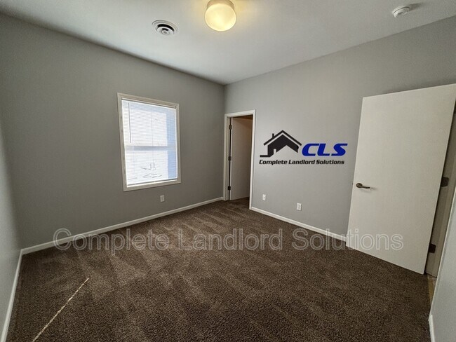 Building Photo - 1400 North Ave