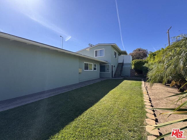 Building Photo - 12001 Sylvester St