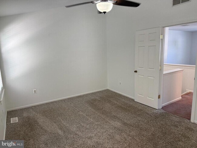 Building Photo - 1070 Baywood Dr