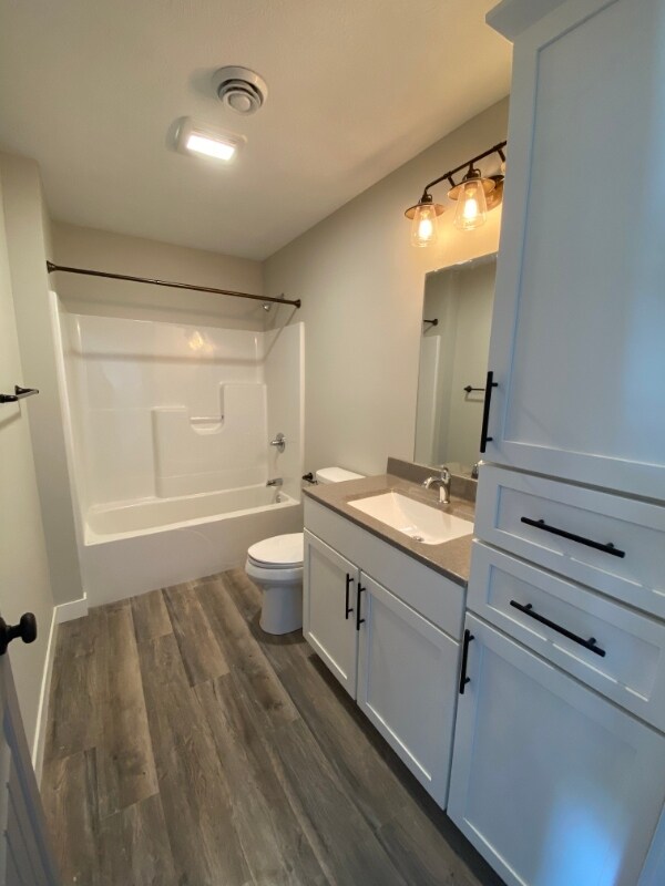 Building Photo - 2920 Sportsmans Dr