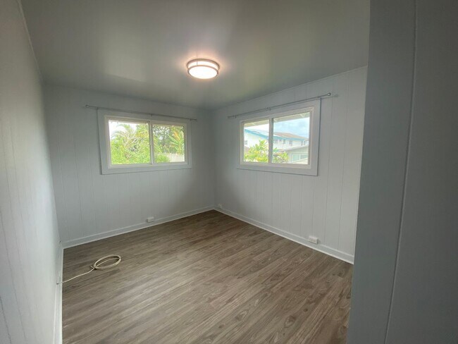 Building Photo - 439MAT