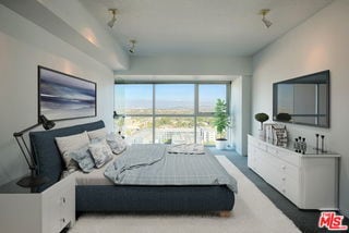 Building Photo - 13600 Marina Pointe Dr