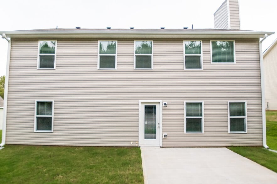 Building Photo - 398 Fieldcrest Dr