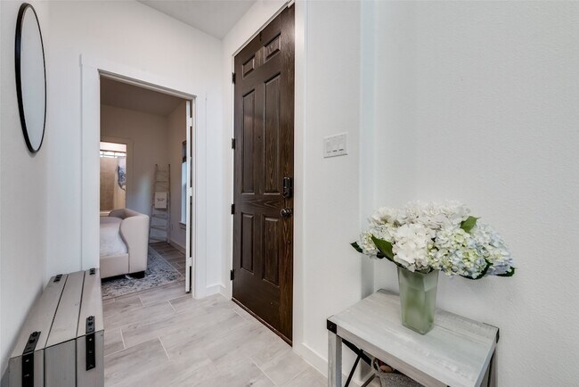 Building Photo - 2955 Stunning Dr