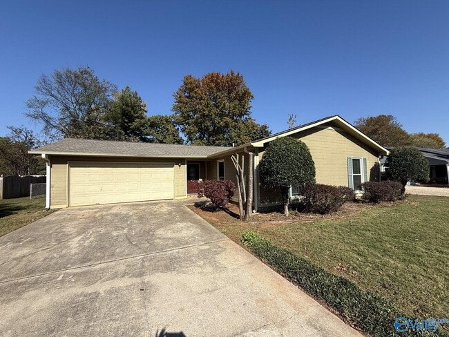 Building Photo - 160 Lewis Ln