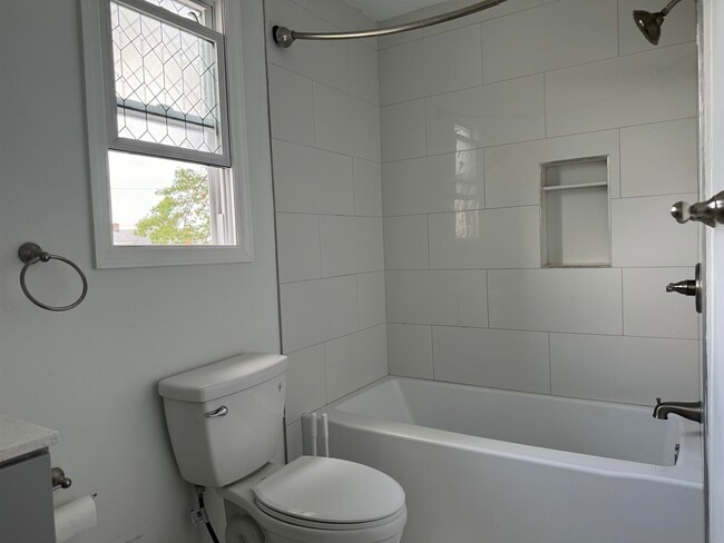 Building Photo - 143 W 2nd St