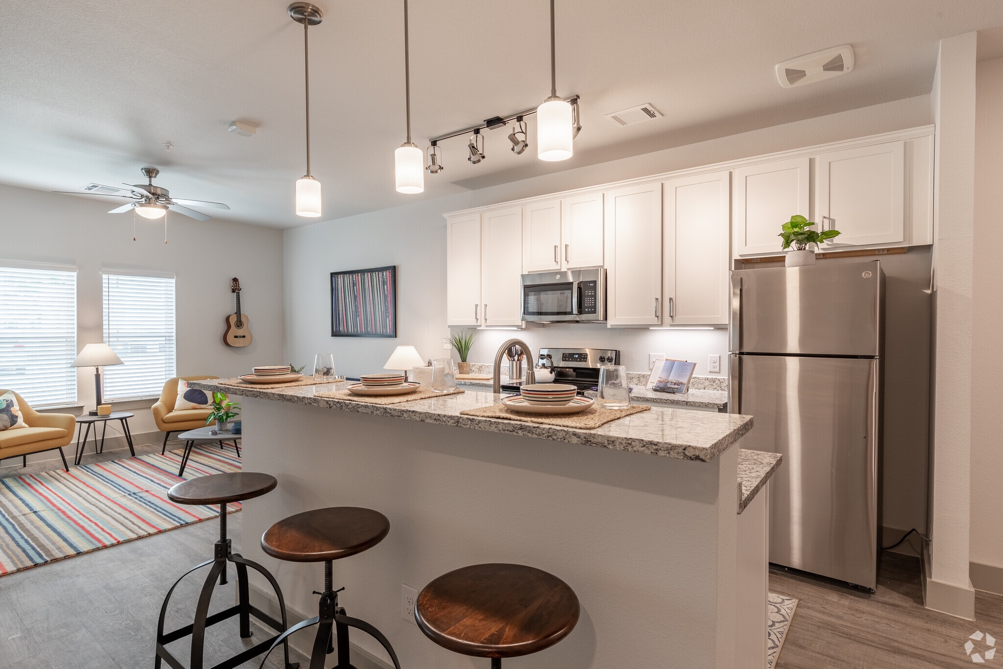 1BR, 1BA - 760 SF - Tide on 35