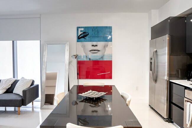 Building Photo - 31 SE 6th St