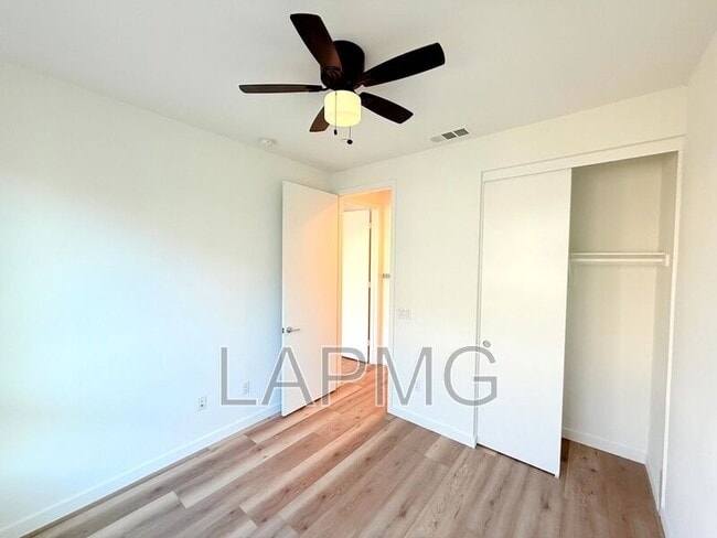 Building Photo - 4334 N Jimson Rd