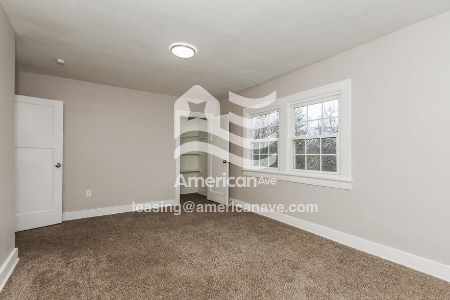 Building Photo - 736 McCleary Ave