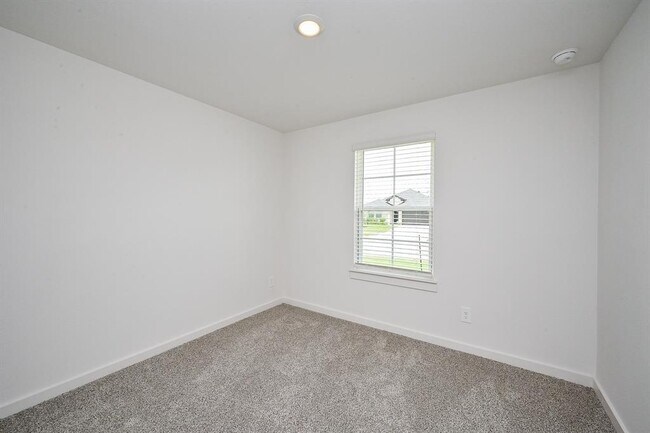 Building Photo - 1602 Mazzini Dr