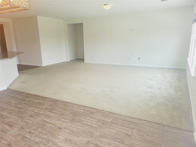 Building Photo - 15606 Barton Orchard Ln