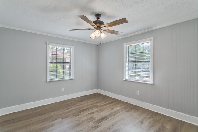Building Photo - 1804 Larkwood Dr