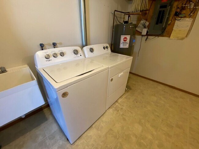 Building Photo - 6013 23rd St S