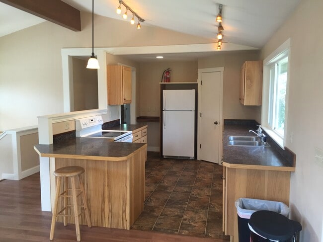 Building Photo - 1608 Alder Ct