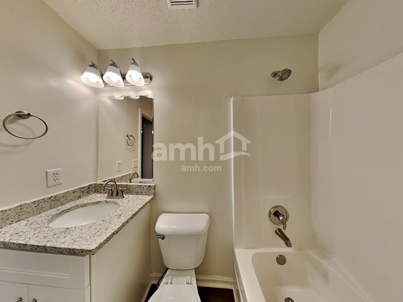 Building Photo - 30 Cheyenne Dr