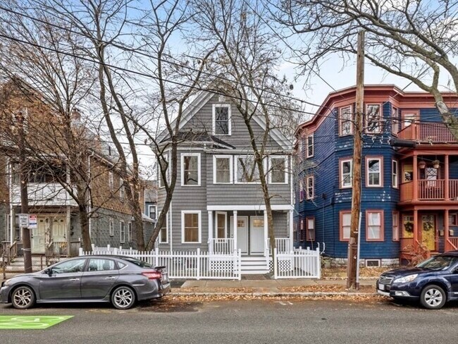 Building Photo - 17 Cameron Ave