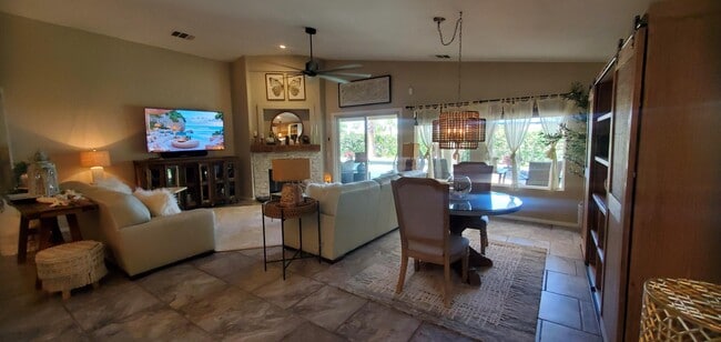 Building Photo - 82570 Delano Dr