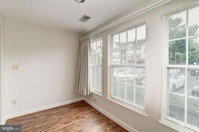 Building Photo - 8303 Bluebird Way