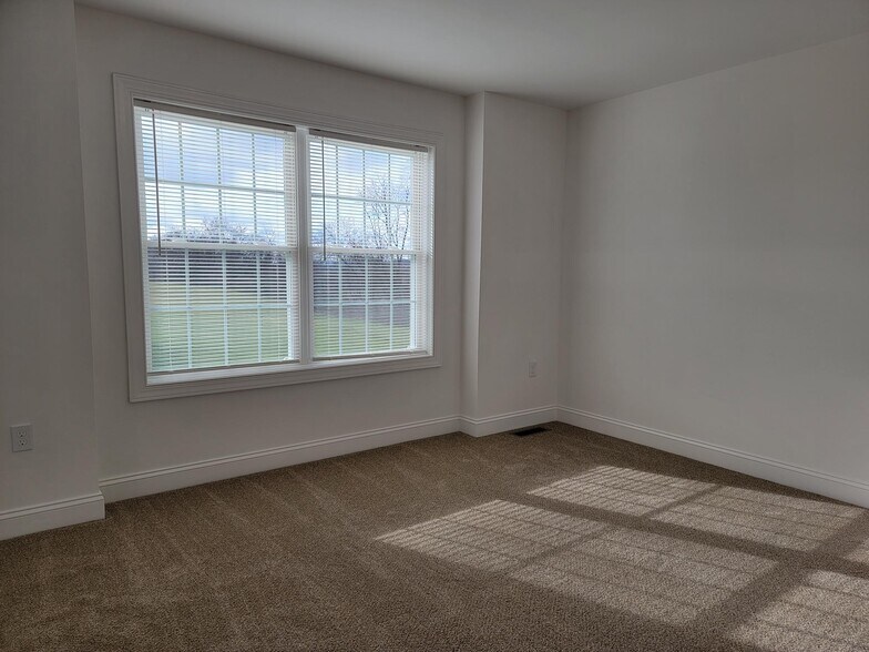 Building Photo - 438 Masonic Dr