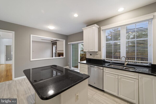 Building Photo - 2487 Sycamore Lakes Cove